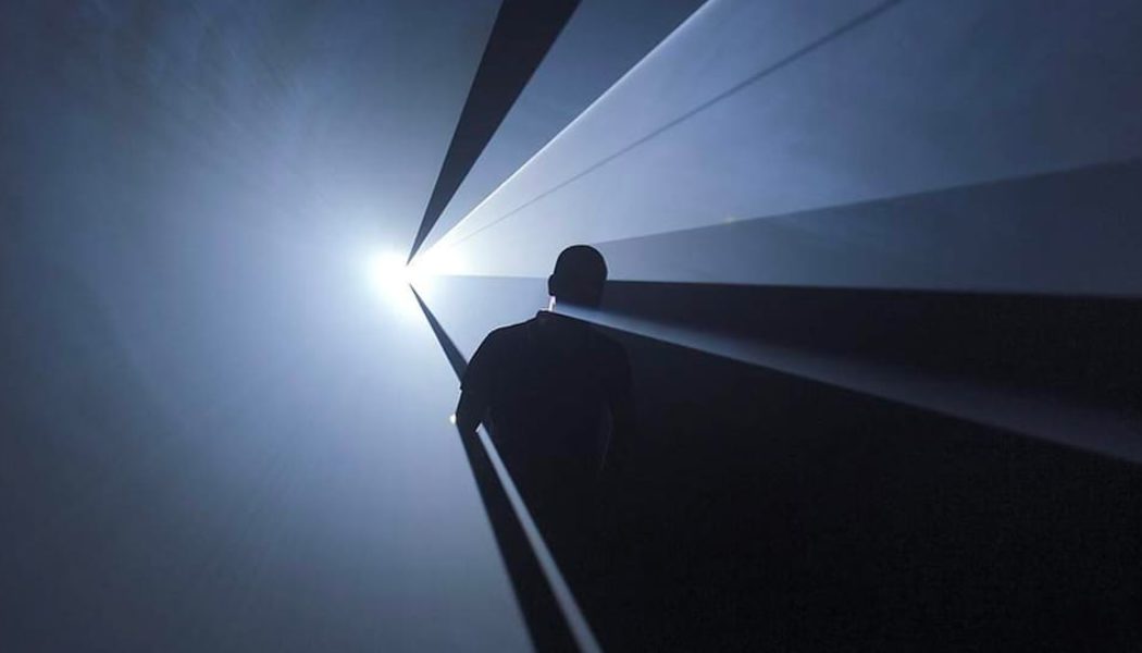 British Artist Anthony McCall Invites You to Step Into 'Solid Light'