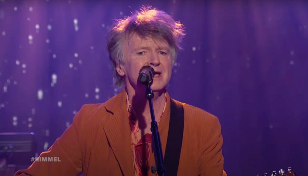 Crowded House perform “Teenage Summer” on Kimmel