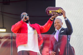 Diddy Returns Keys To New York City To Mayor's Office