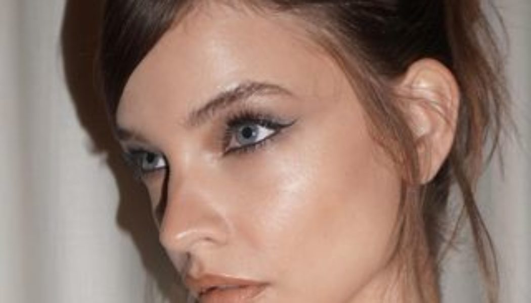 Don't Make the Same Mistakes I Did—Here's *the* Goof-Proof Way to Apply At-Home Lash Extensions