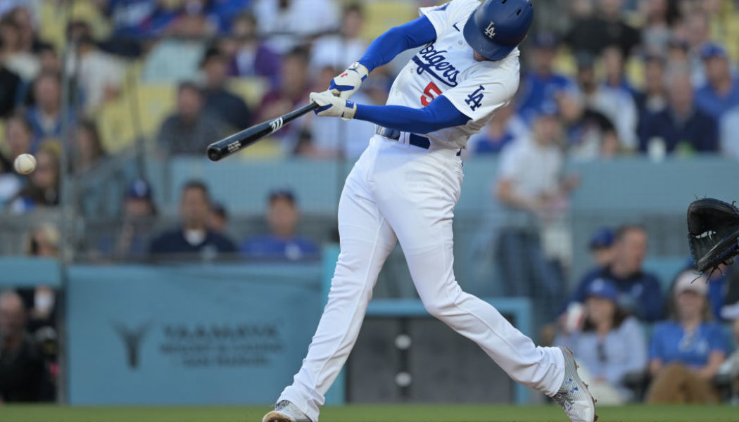 Freddie Freeman's two-out single in 8th inning lifts Dodgers past Royals 4-3 in series opener