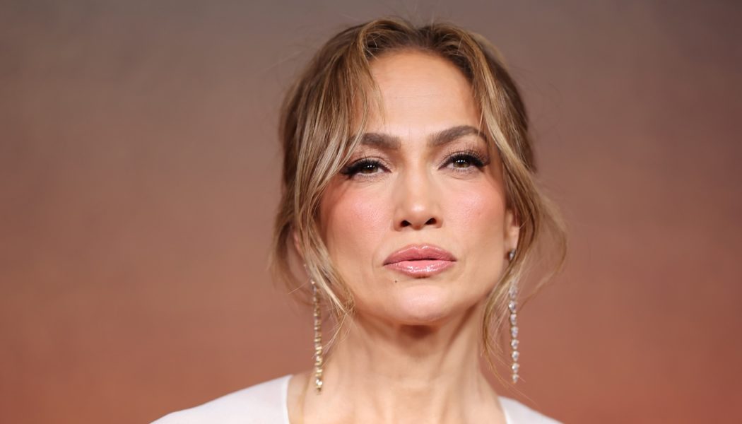 Jennifer Lopez cancels entire summer tour: "I am completely heartsick and devastated"