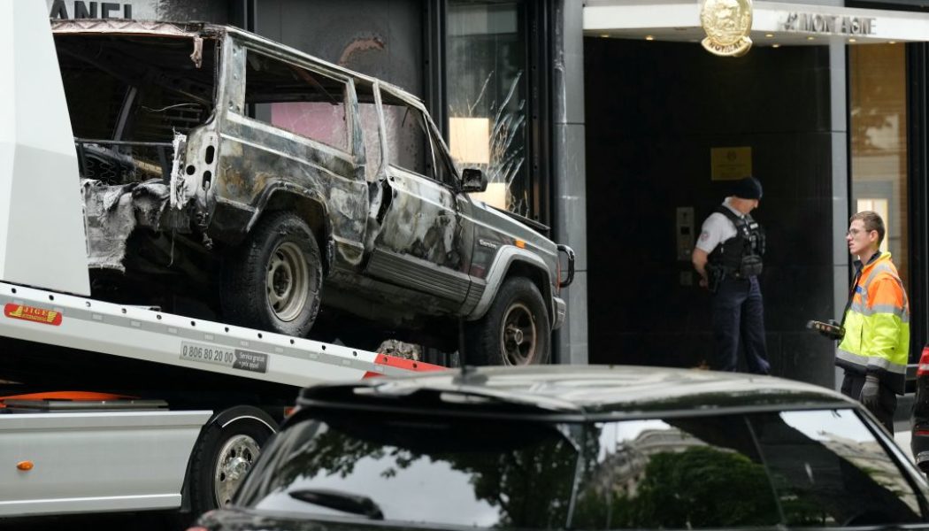 Paris Thieves Crash Car Into Chanel Store For Smash And Grab