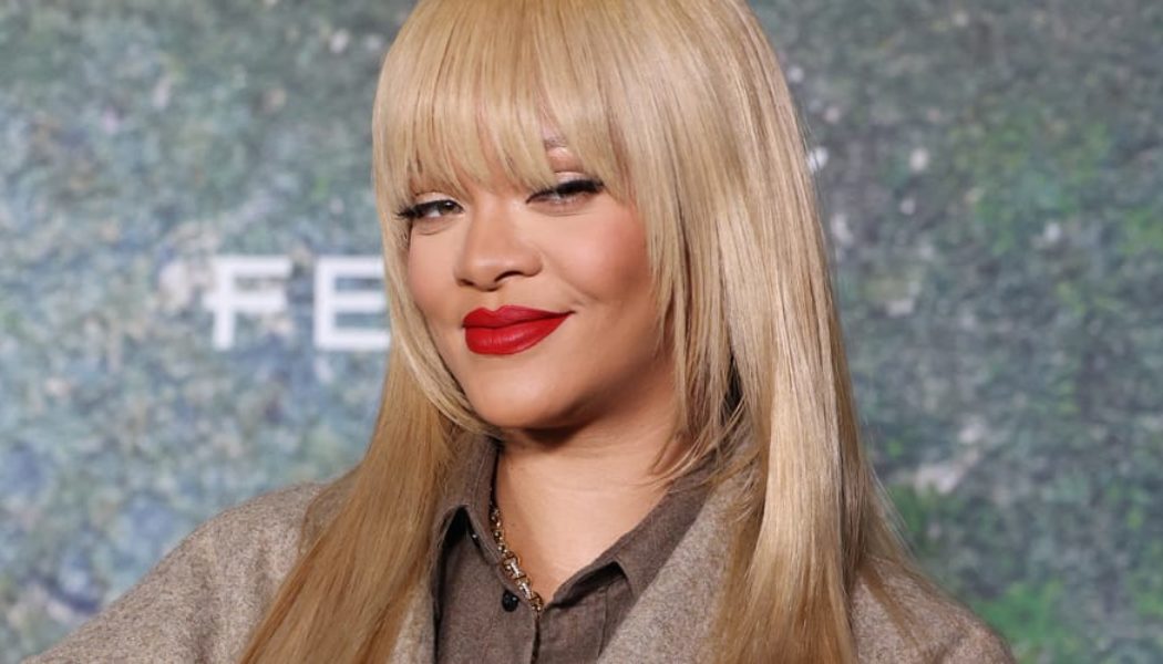 Rihanna Sets Two New Major RIAA Records