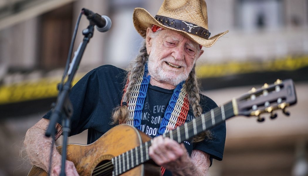 Willie Nelson "not feeling well," to miss beginning of "Outlaw Music Festival Tour"