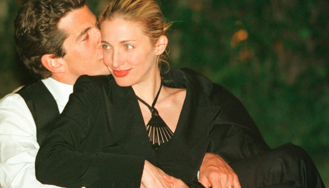 Carolyn Bessette-Kennedy Is TikTok's Quiet-Luxury Fashion Icon - Steal Her Style