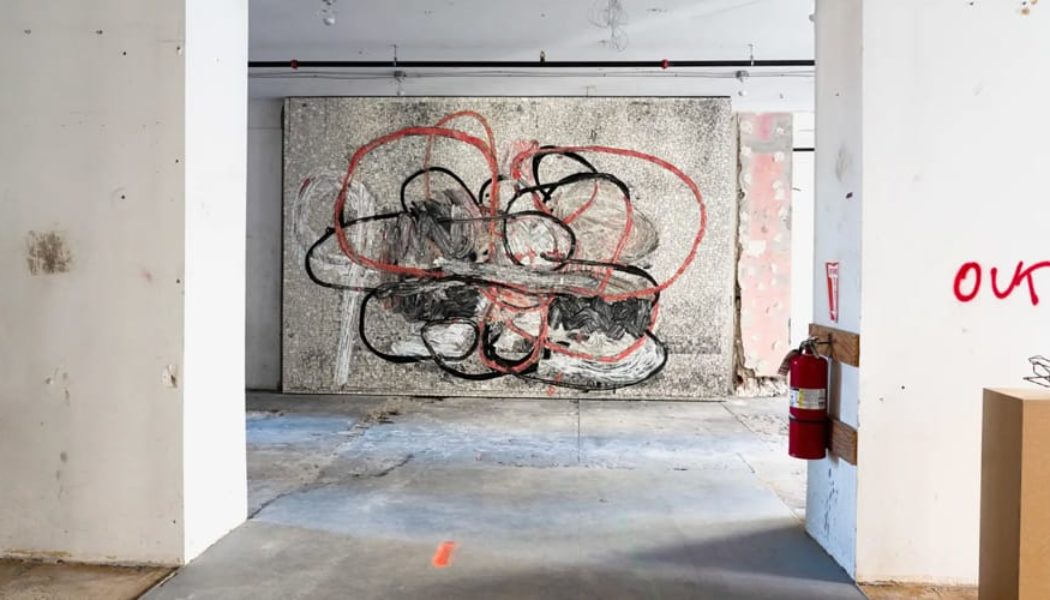 Christopher Wool Disrupts the White Cube With ‘See Stop Run'