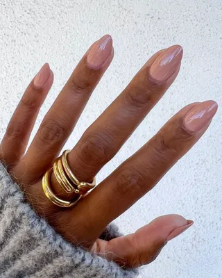 Nude nails