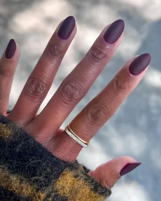 Burgundy nails