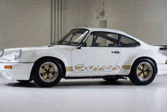 Ultra-Rare Porsche 911 Carrera RS 3.0 Surfaces