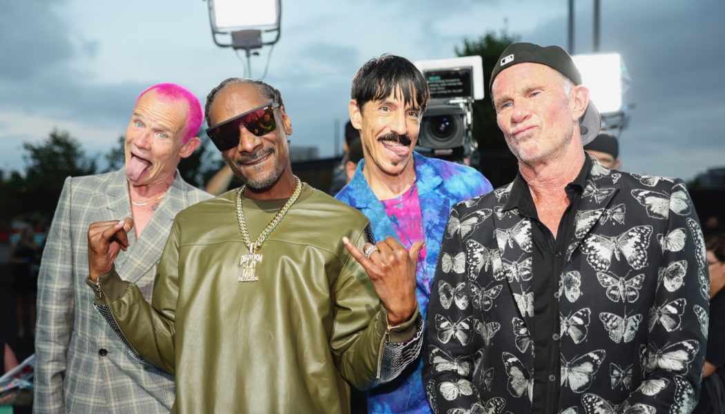 Billie Eilish, Red Hot Chili Peppers, and Snoop Dogg to perform at Olympics closing ceremony