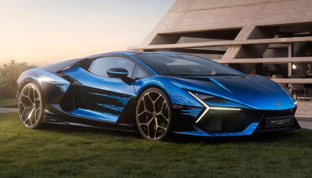 Lamborghini Unveils Stunning Hand-Painted Revuelto "Opera Unica"