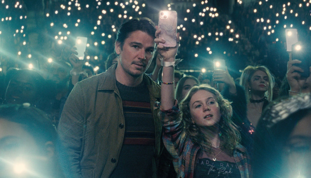 Trap Review: Josh Hartnett's Smile Is the Creepiest Part of M. Night Shyamalan's New Film