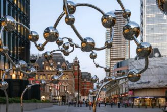 Yayoi Kusama's 'Infinite Accumulation' Sculpture Swirls in London