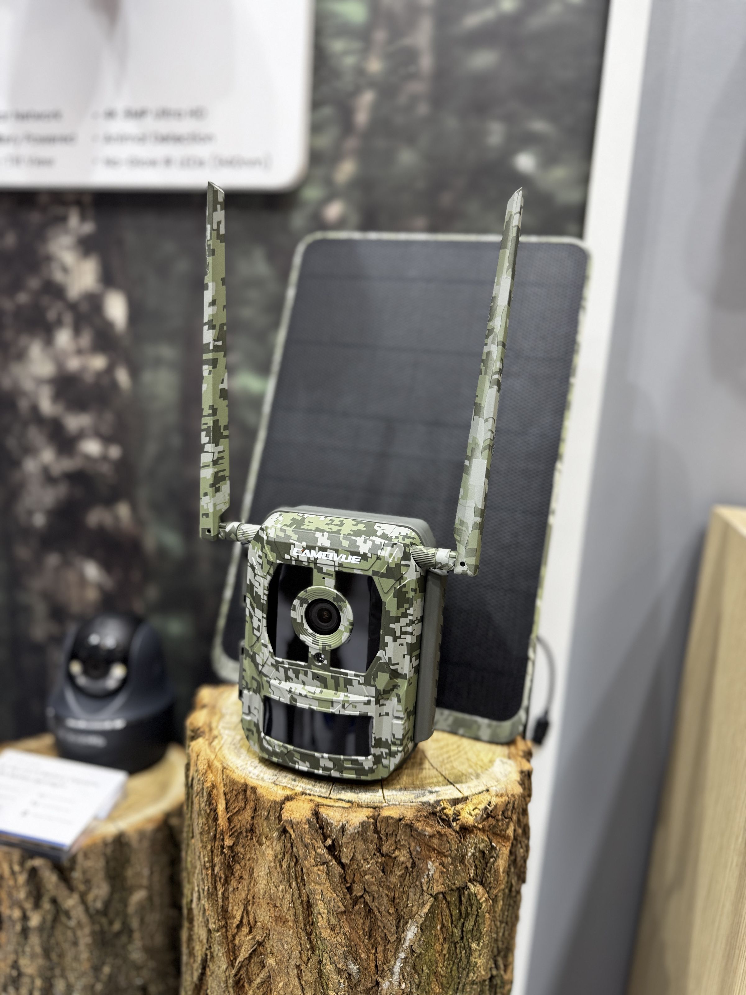 The Camovue is a new wildlife camera that works over 4G LTE and can be charged by a solar panel. 