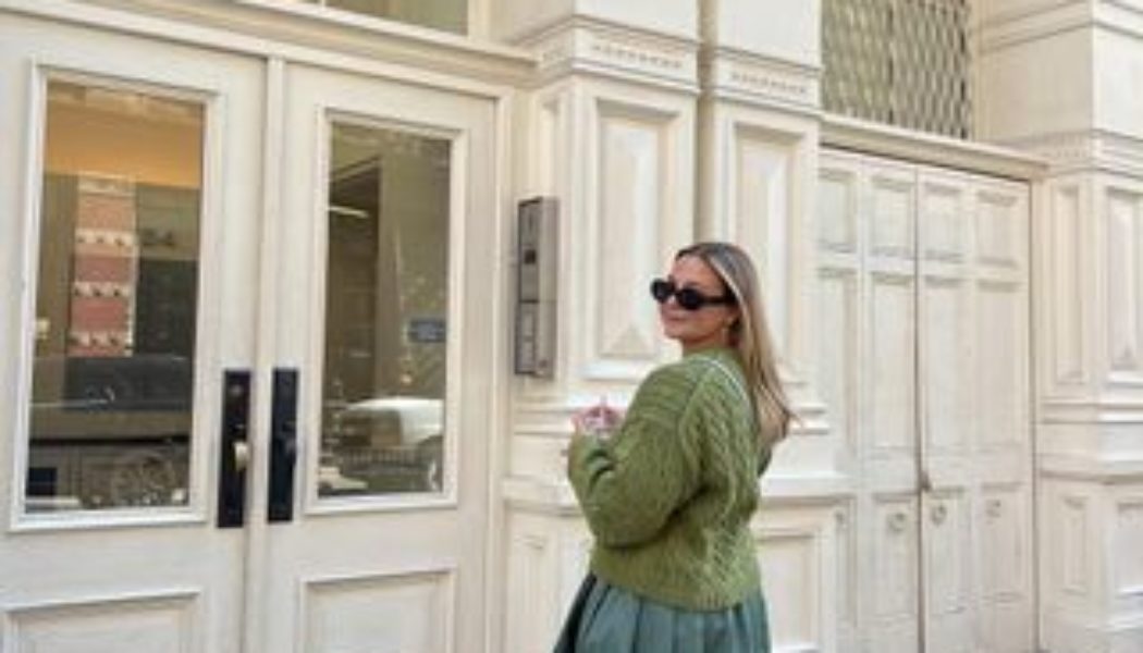 I've Done the Research—These Are the 7 Chicest Colours to Wear With Green