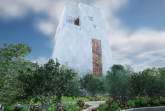 Julie Mehretu's 83-Foot Glass Tower Transforms Obama Presidential Center