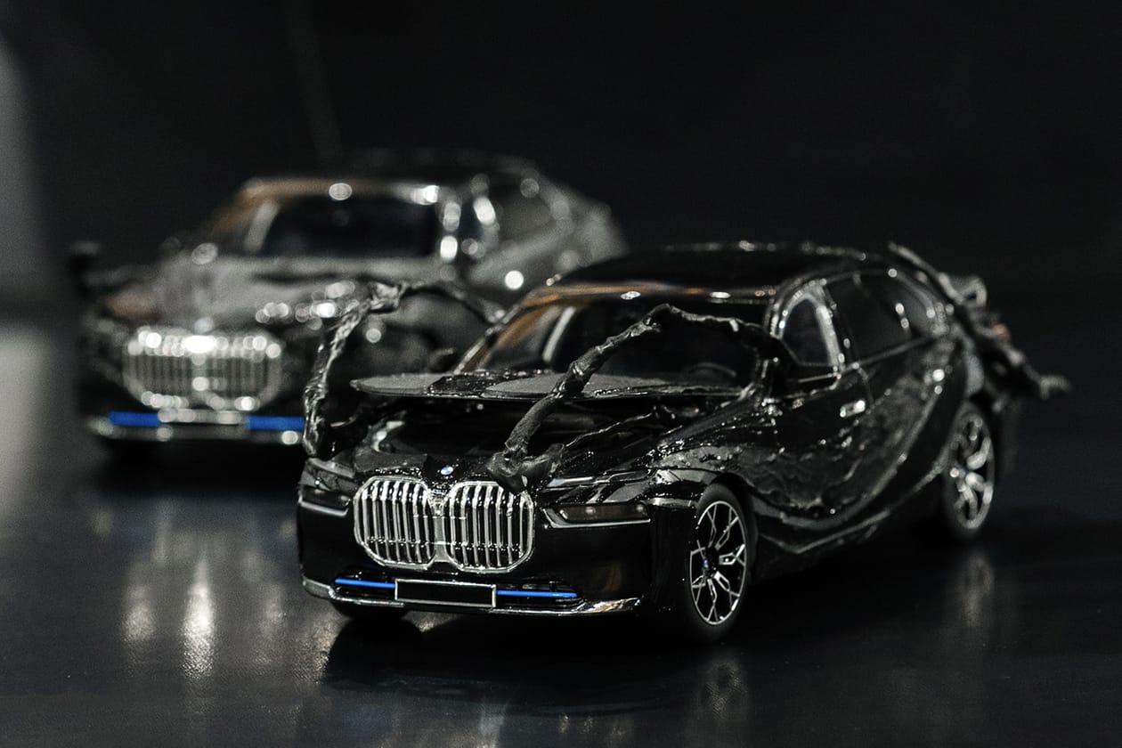 Julie Mehretu BMW Art Car Makes Debut in Asia heemin chung alvaro barrington i7 miniature debut frieze seoul 2024 automotive bmw m hybrid v8 racear