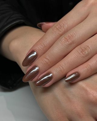 Coffee chrome nails