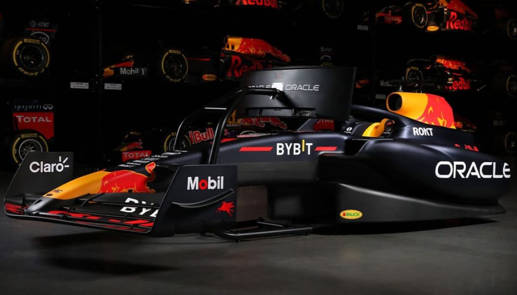 Oracle Red Bull Racing Unveils World-First RB19 Motion Simulator