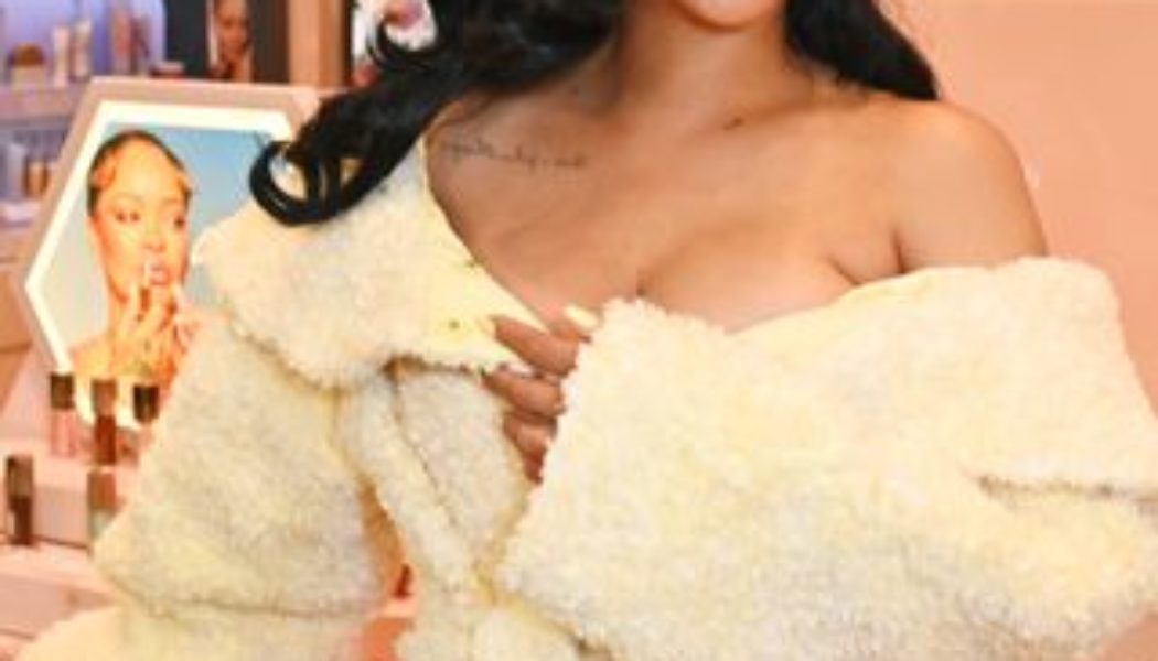 Rihanna Just Proved This "Off-Season" Manicure Is Always On-Trend