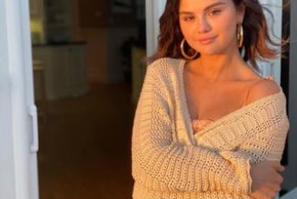 Selena Gomez Just Cosigned Fall's Trendiest New Manicure—Meet Coffee Chrome