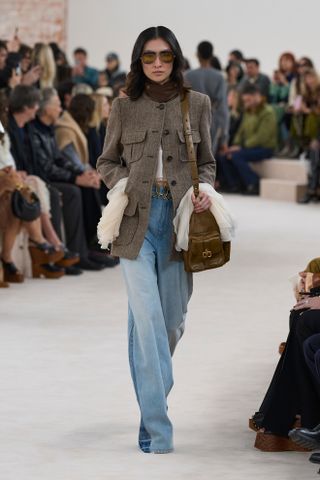 Chloe A/W 24 runway