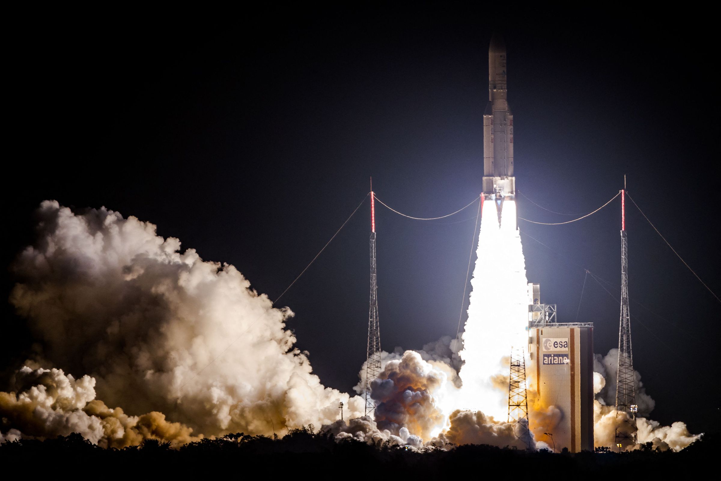 An image showing the Ariane 5 rocket carrying the Intelsat 33e and Intelsat 36 into space in 2016