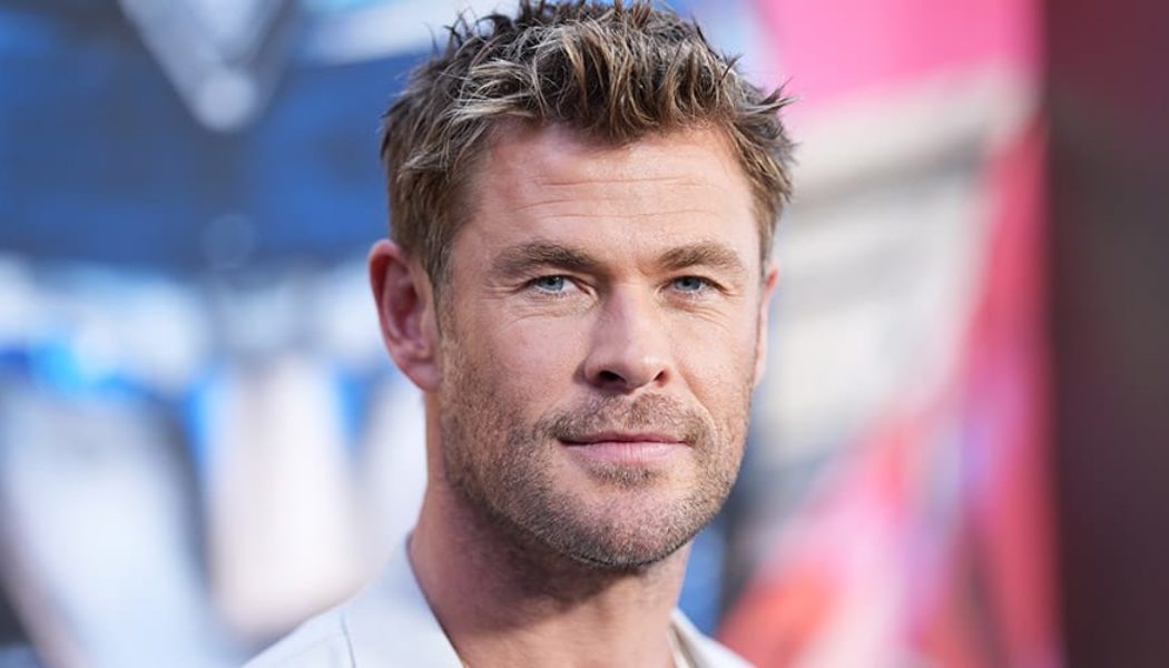 Chris Hemsworth in Talks To Play Prince Charming in Disney’s Live-Action Film