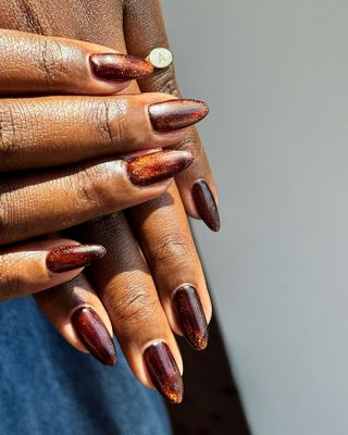 Photo of cat-eye nails