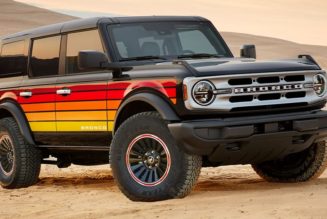 Ford Gives Its New Bronco a Retro Touch With the “Free Wheeling Package”