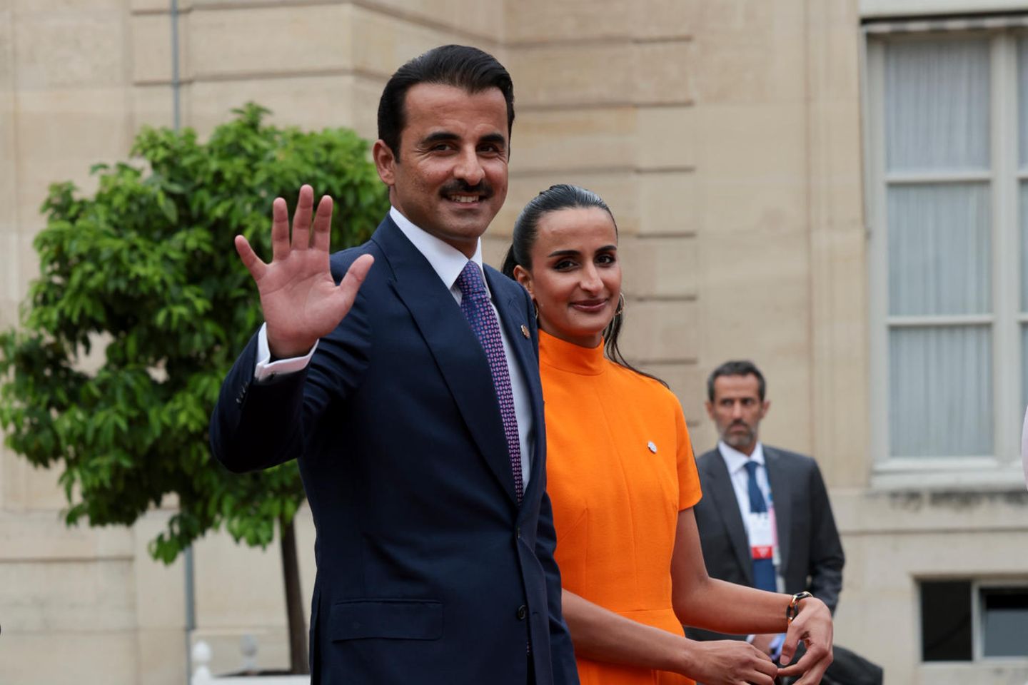 Tamim bin Hamad Al Thani mit seiner Schwester Hind bint Hamad bin Khalifa Al-Thani bei einem Empfang im Vorfeld der Olympischen Spiele in Paris.