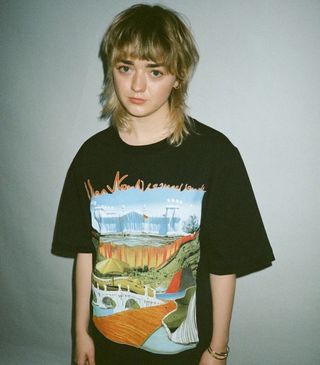 Maisie Williams wearing jellyfish haircut