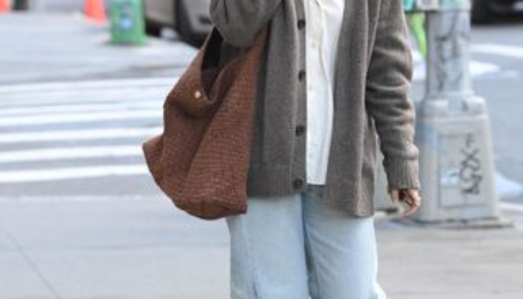 Katie Holmes Just Wore the Specific Bag That London Fashion People Are Obsessed With