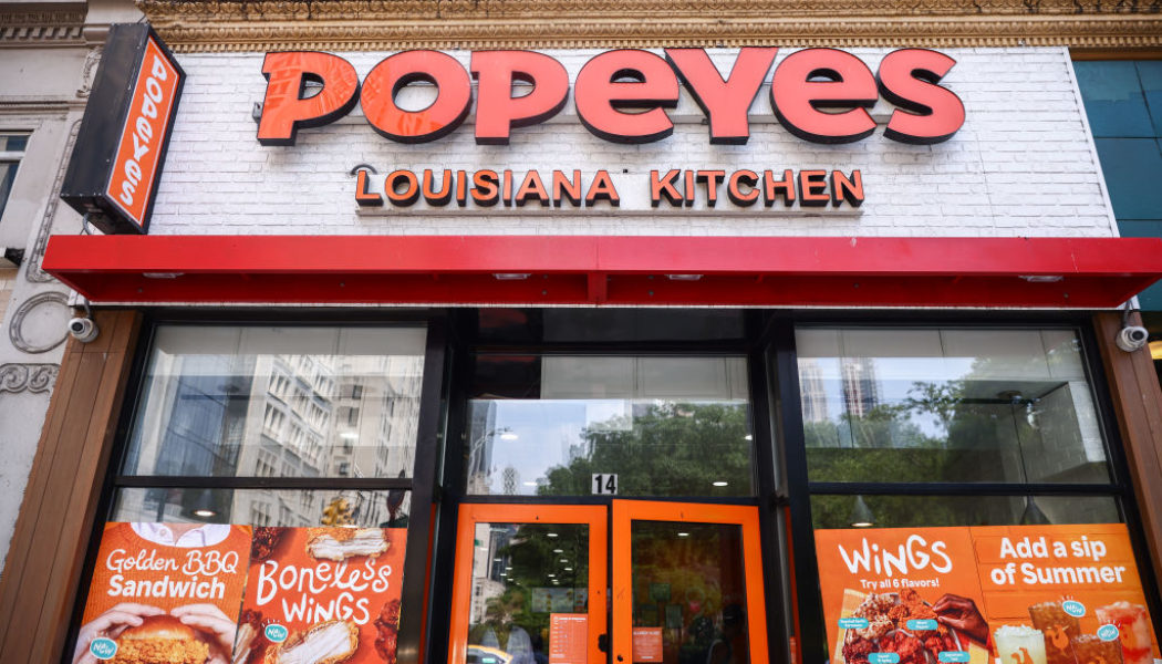 Popeyes Employee Stabs Violent Customer After Order Dispute In Philadelphia