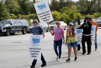 Port workers on the East and Gulf coasts agree to end their strikes