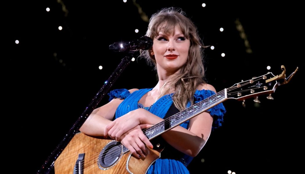 Taylor Swift donates $5 million to hurricane relief efforts