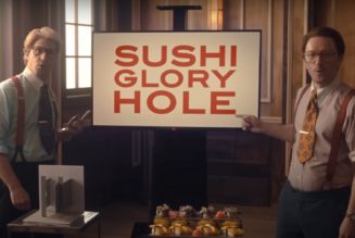 The Lonely Island debut new digital short "Sushi Glory Hole" on SNL