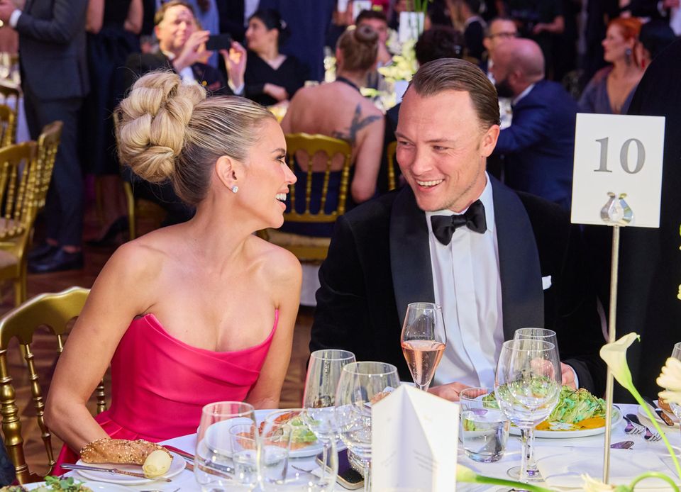 Sylvie Meis mit ihrem neuen Freund Patrick Gruhn bei den Vienna Awards 2024.