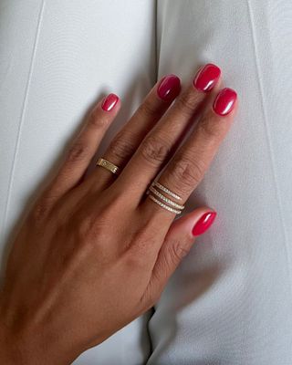 @iramshelton red chrome nails