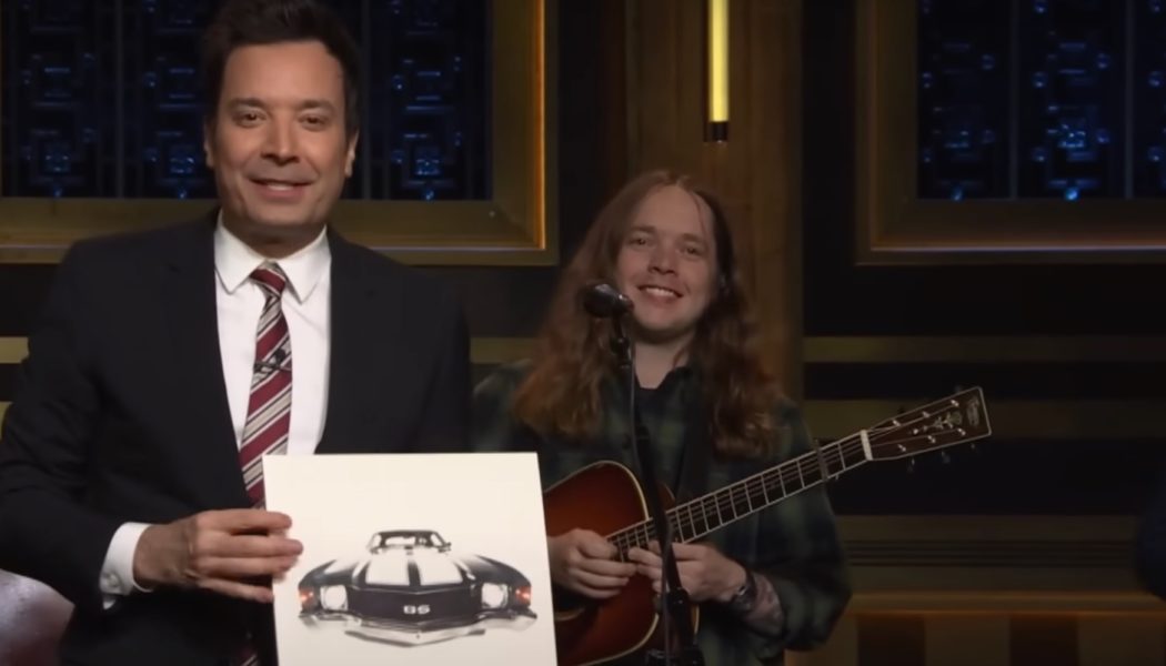 Billy Strings performs “Seven Weeks in County” on Fallon's Thanksgiving episode