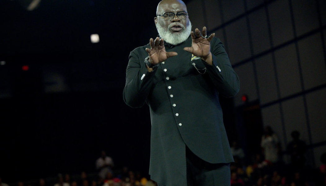 Bishop T.D. Jakes Falls Ill While Delivering Sunday Sermon