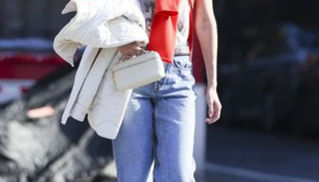 Gigi Hadid Wore the Flat Shoes Every NYC Fashion Girl Owns for Casual Days