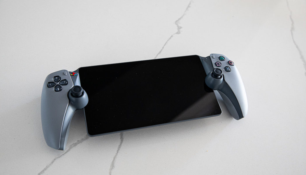 PSP Back? : Sony Reportedly Working On A New Handheld PlayStation Device To Rival Nintendo & Microsoft, Gamers React