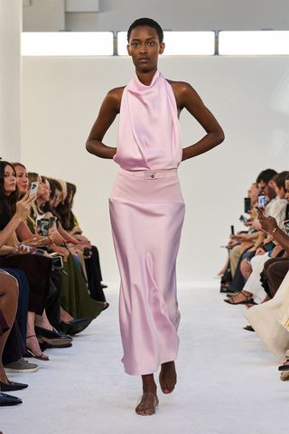 Spring/summer 2025 runway look featuring the powder pink color trend.