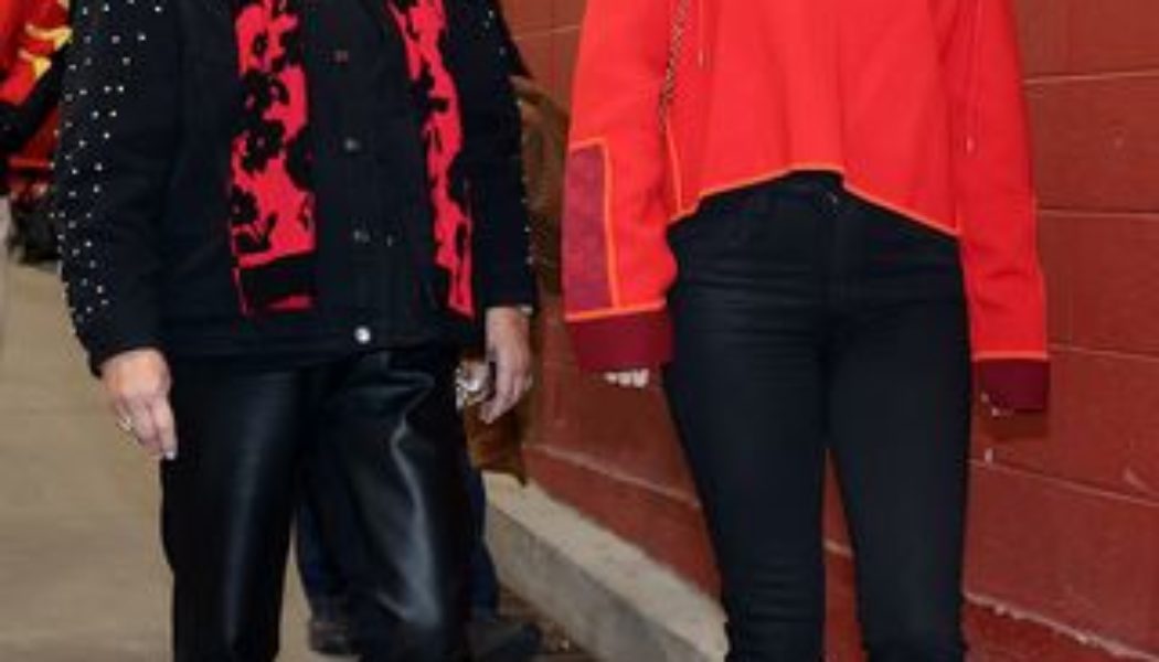 Taylor Swift Just Wore Black Skinny Jeans to the Chiefs Game in the Most 2024 Way