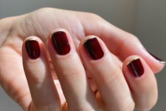 This Rich-Looking Colour Combination Is Taking Over Our Party-Season Manicures