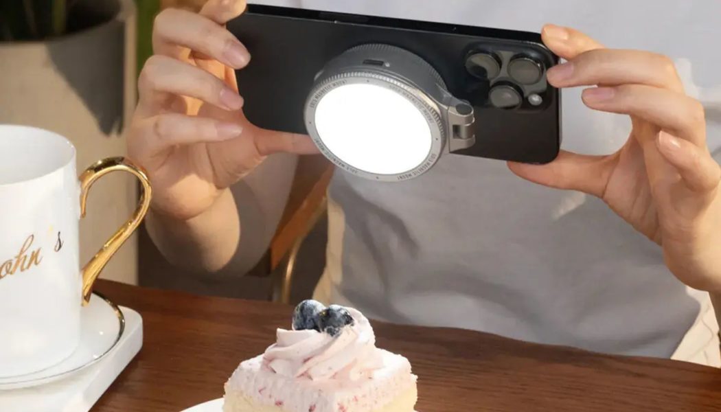 Upgrade your iPhone’s weak flash with this adjustable MagSafe light