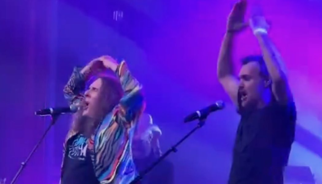 "Weird Al" covers Chappell Roan's "HOT TO GO!" with Will Forte