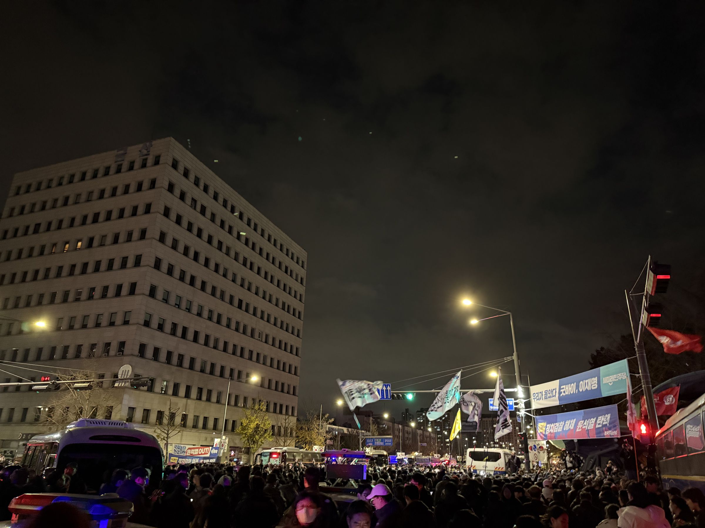 The crowd in front of South Korea’s National Assembly in the early hours of December 4, 2024.